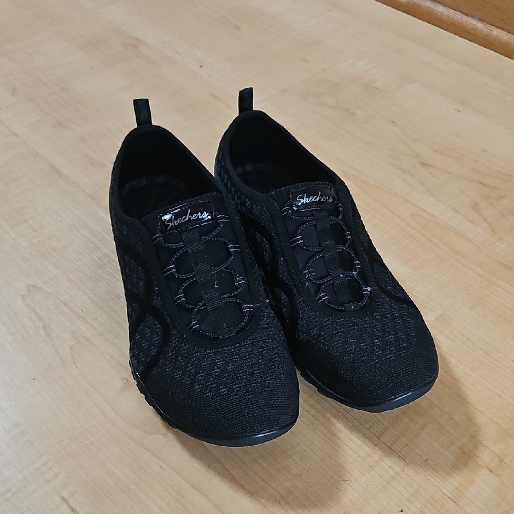 Skechers Women's Black Relaxed Fit Memory Foam, Slip-On Sneakers